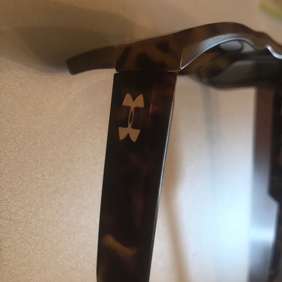 Sunglasses - Picture 4 of 4